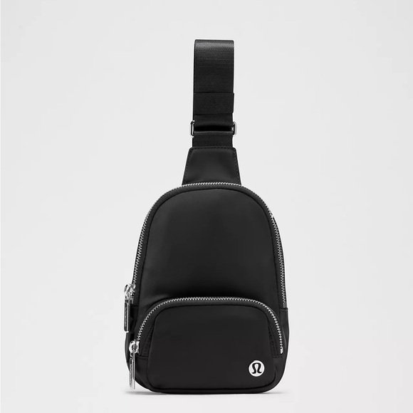 Lululemon Everywhere Small Sling Bag- Black - Picture 2 of 5